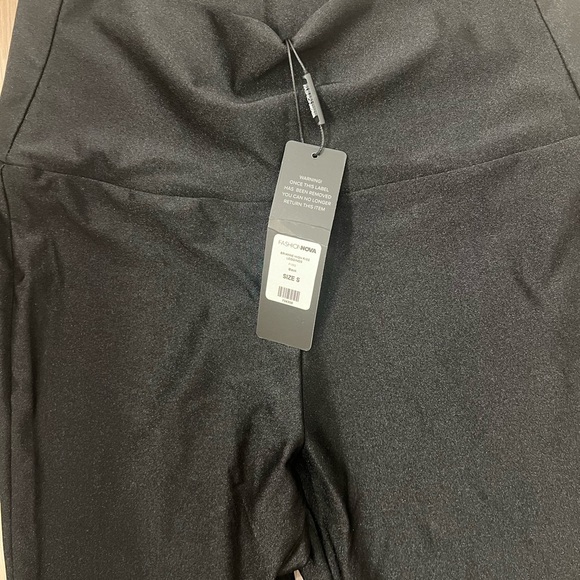 Women's Black High-Waisted Leggings - Picture 6 of 8